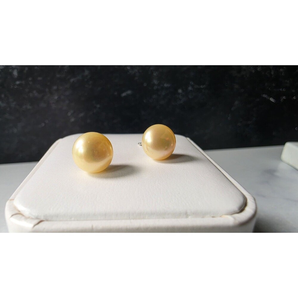 925 Sterling Silver Cream Colored Pearl Stud Earrings Vintage